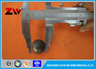 Tinggi Chrome Forged baja grinding bola untuk pertambangan / ball mill HRC 55-65