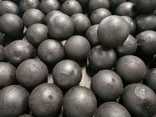 Bola besi cor 20mm-180mm dengan nilai dampak yang tinggi dan tidak dapat dipecahkan untuk masa pakai peralatan yang diperpanjang