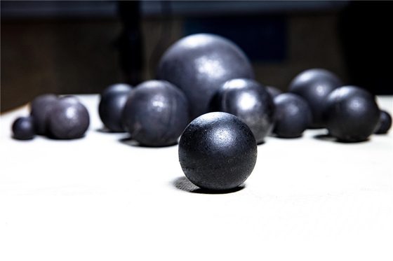 20MM hingga 150MM Bola Baja Hitam Digunakan untuk Penggilingan Bola Mill B2/B3 Dengan Standar ISO9000