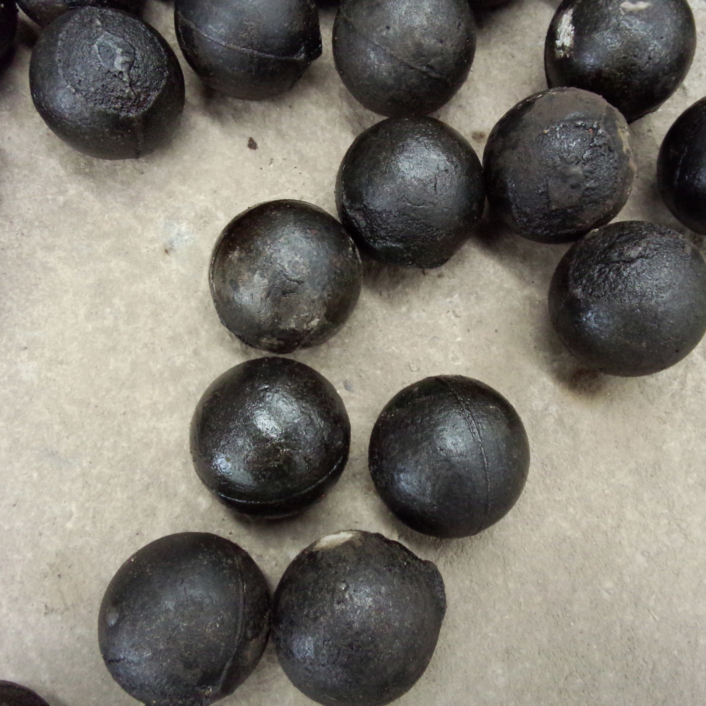 Bola medium untuk penggilingan baja tempa Ukuran 12 mm 20 mm 50 mm 100 mm 180 mm